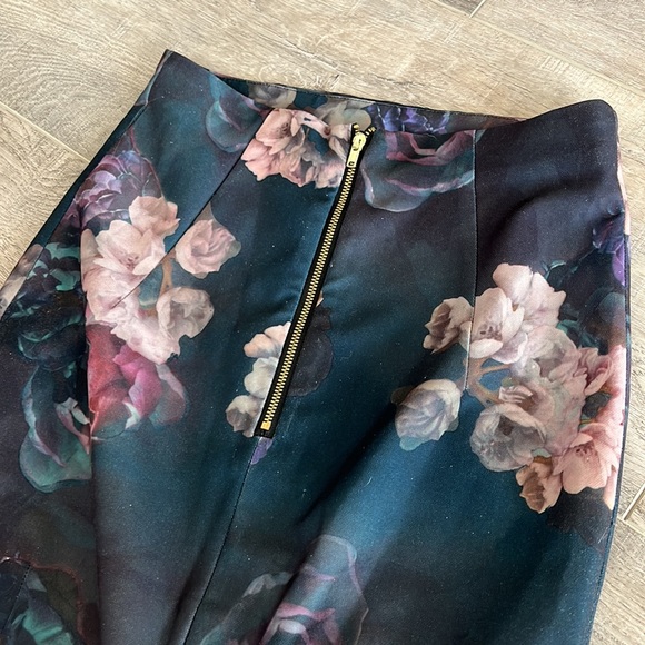 H&M dark green pink floral midi pencil skirt size 4 - Picture 4 of 5